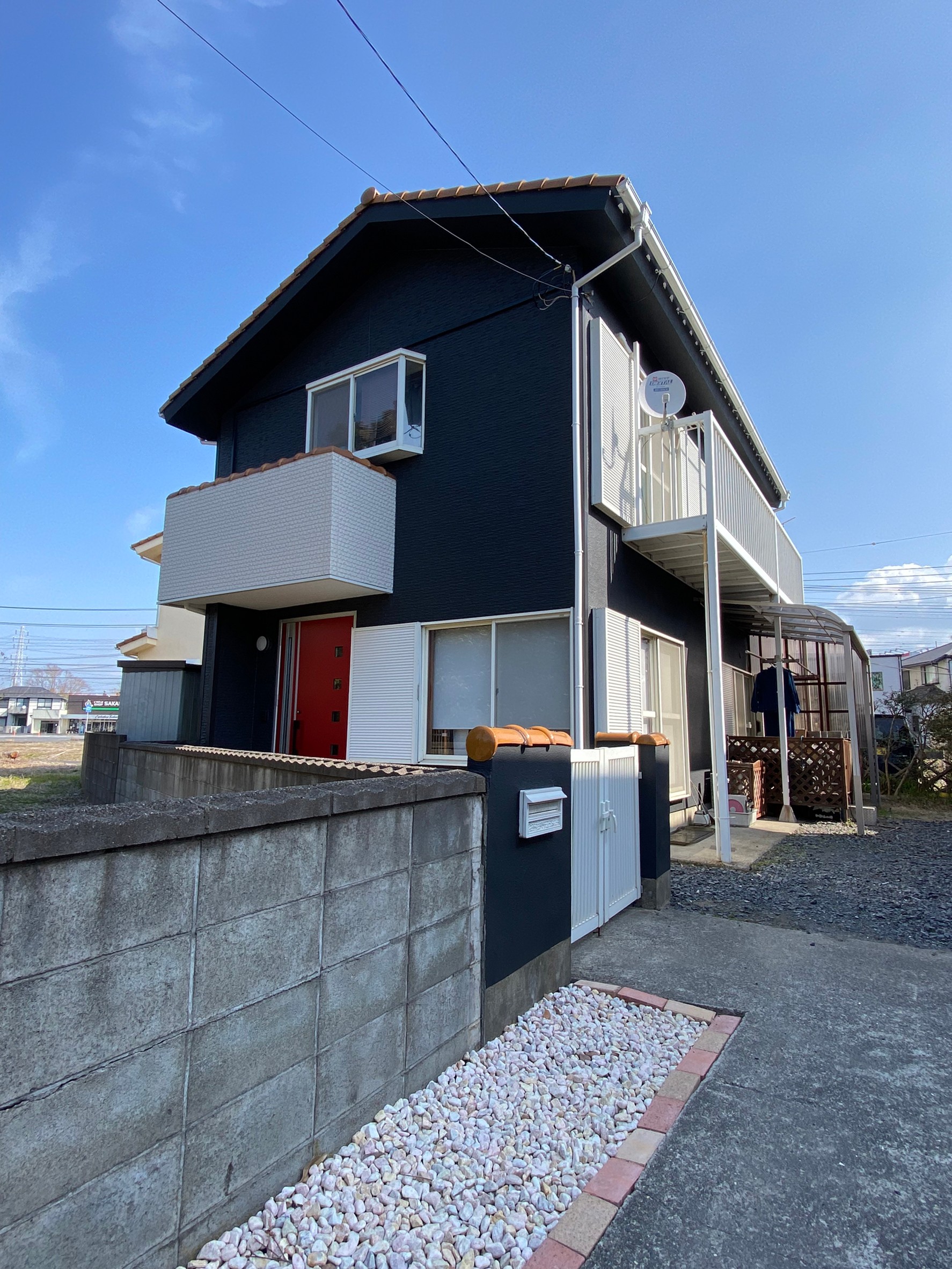 外壁塗装及び外壁部分張替・屋根補修工事